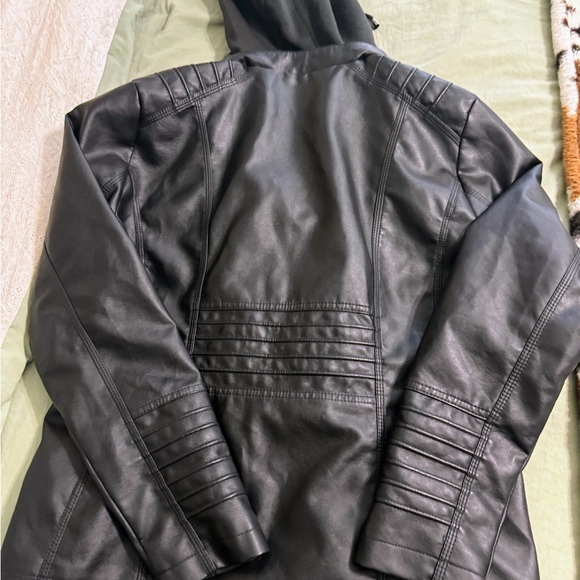 Women's Black Hooded Jacket - Picture 5 of 16
